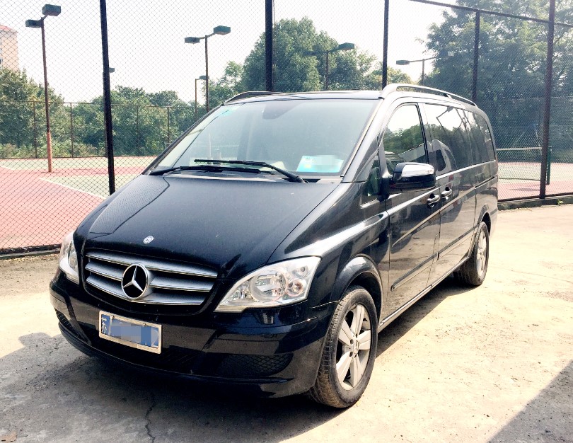奔驰商务车